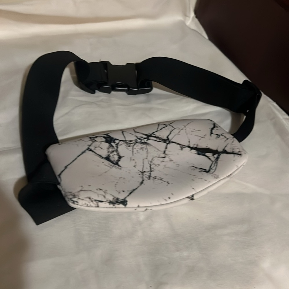 Abstract Oak And Reed Fanny Pack - Picture 3 of 8